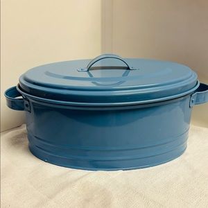 LAST CHANCE! Metal oval storage tin